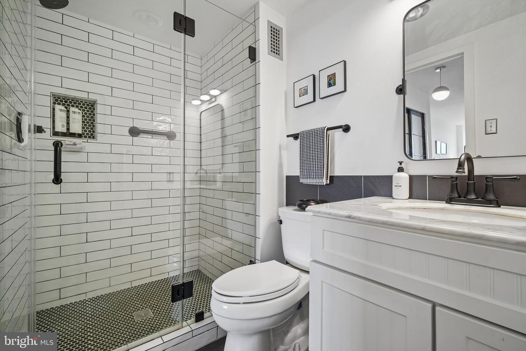 3001 VEAZEY TERRACE NW Unit: 1317