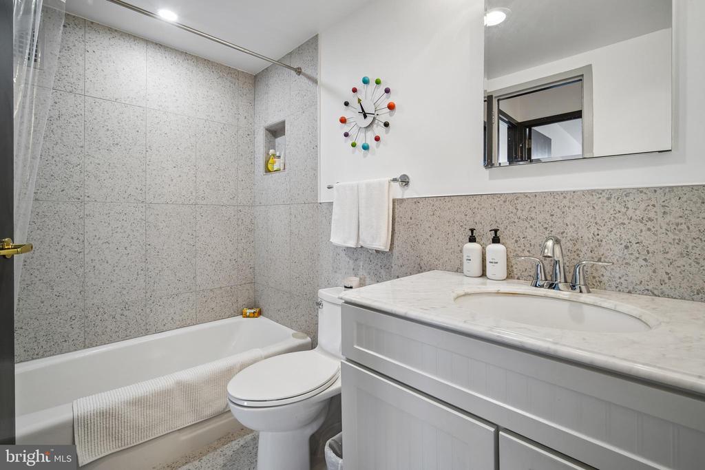 3001 VEAZEY TERRACE NW Unit: 1317
