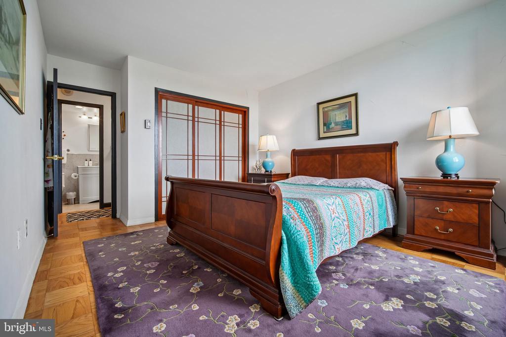 3001 VEAZEY TERRACE NW Unit: 1317