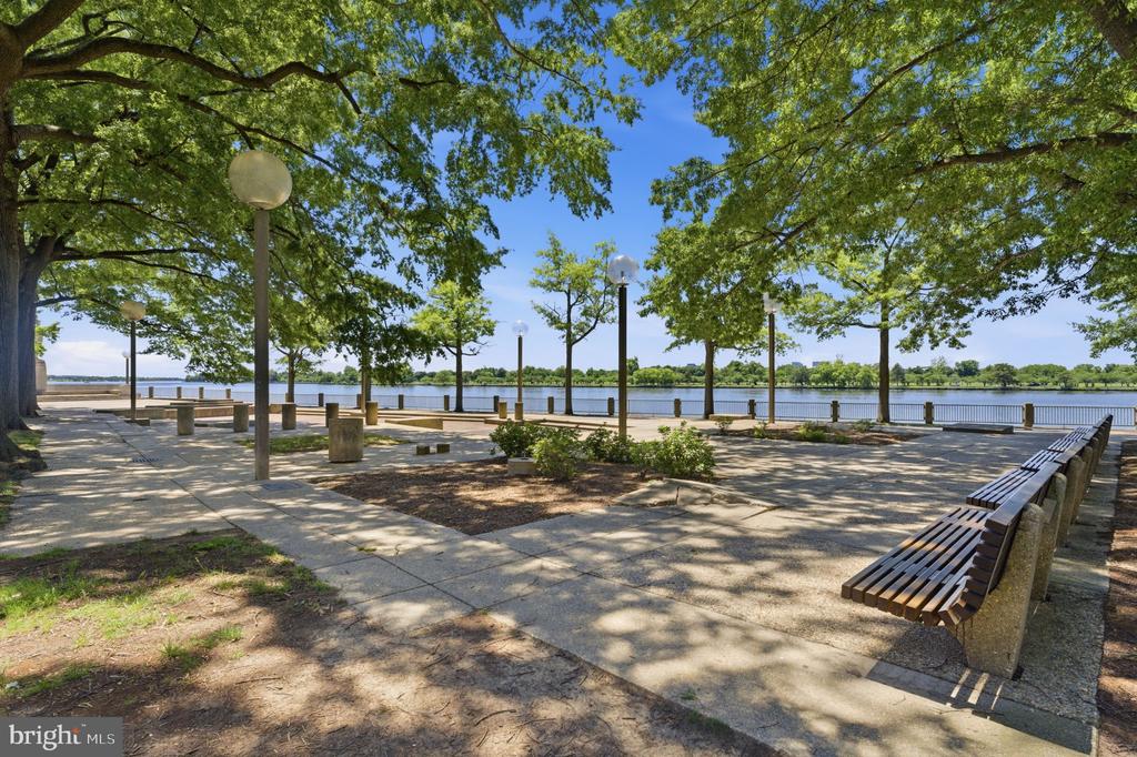 1435 4TH STREET SW Unit: B609
