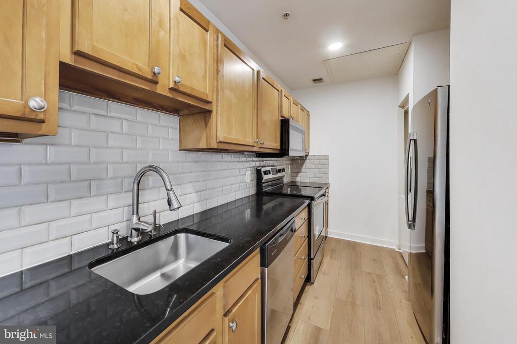 5885 COLORADO AVENUE NW Unit: 401
