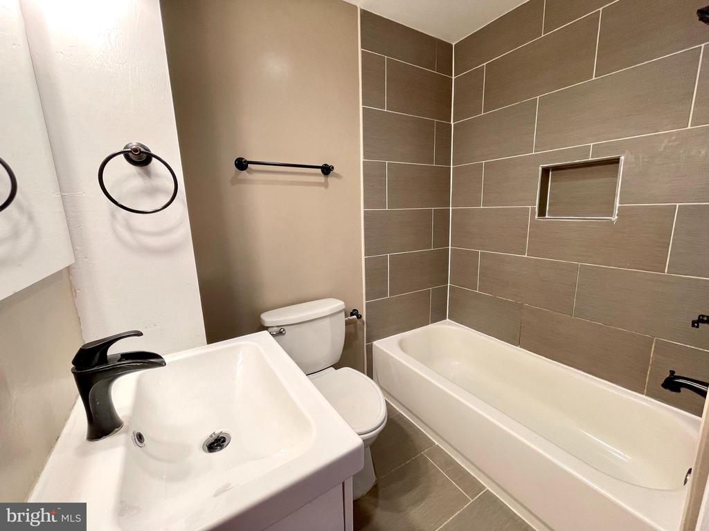 819 12TH STREET NE Unit: #1