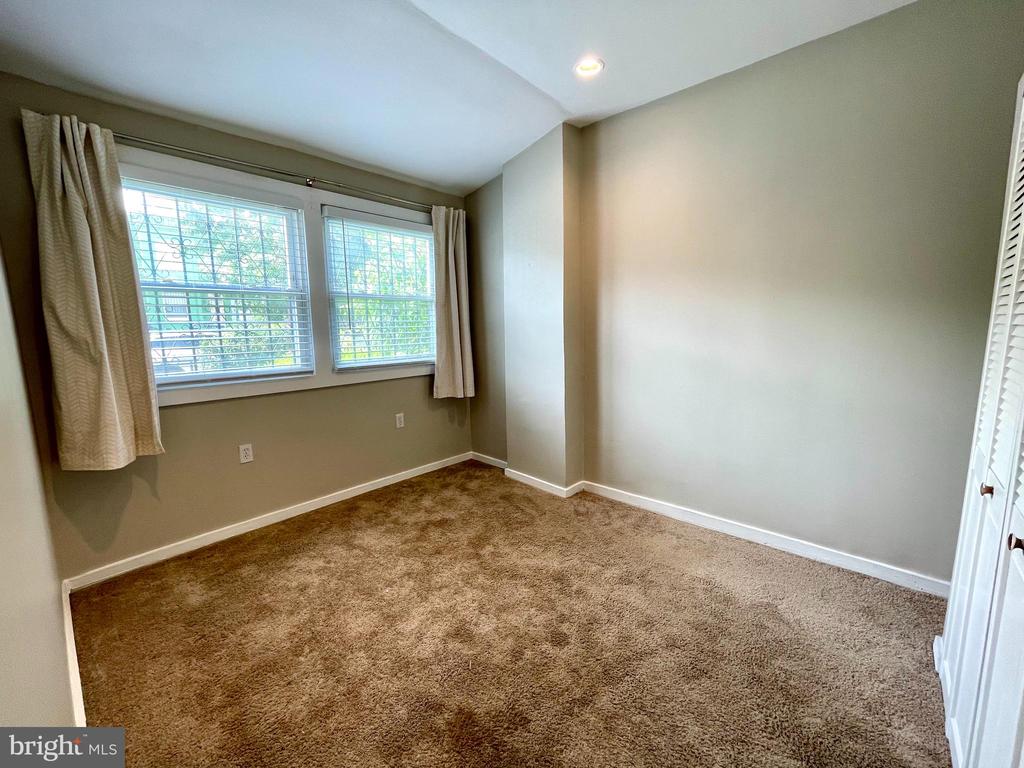 819 12TH STREET NE Unit: #1