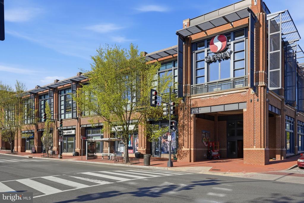 2325 42ND STREET NW Unit: 220
