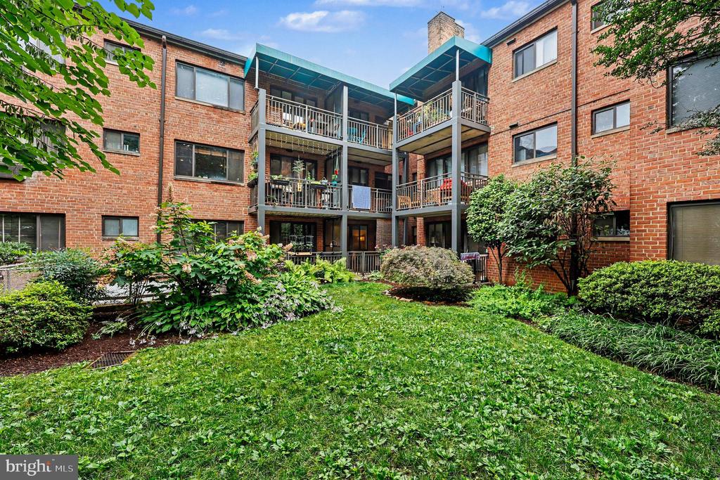 2325 42ND STREET NW Unit: 220