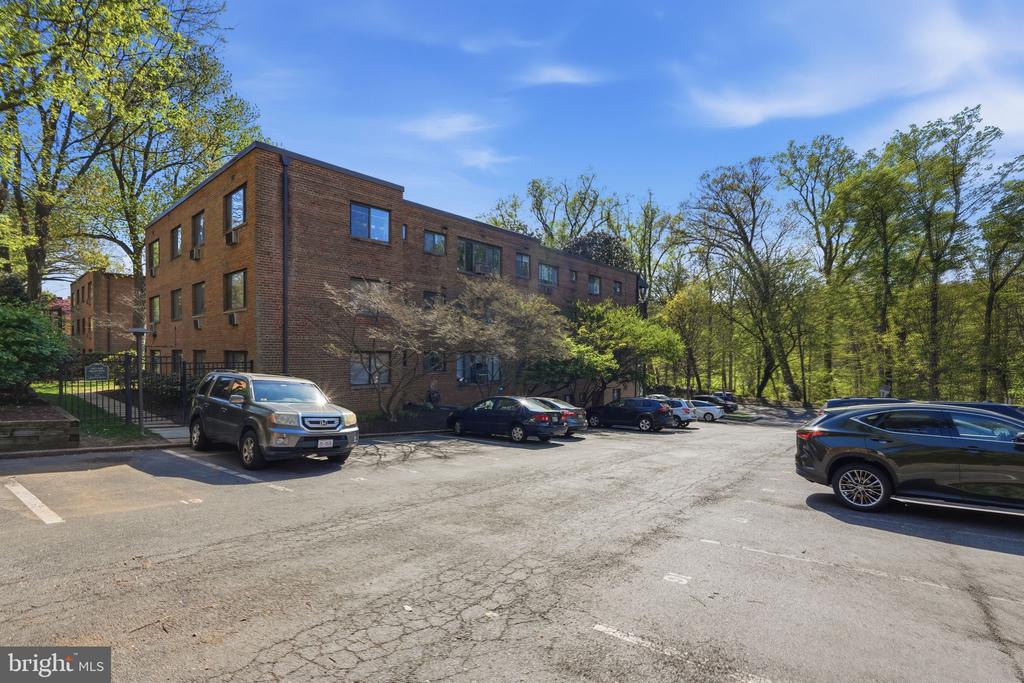 2325 42ND STREET NW Unit: 220