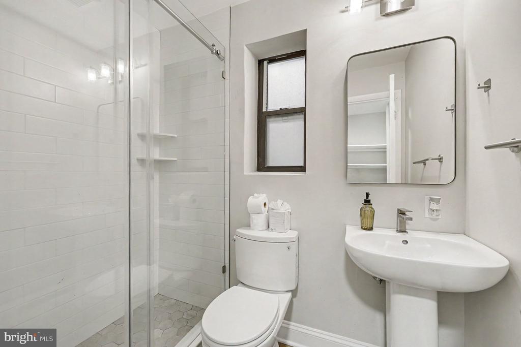 2325 42ND STREET NW Unit: 220