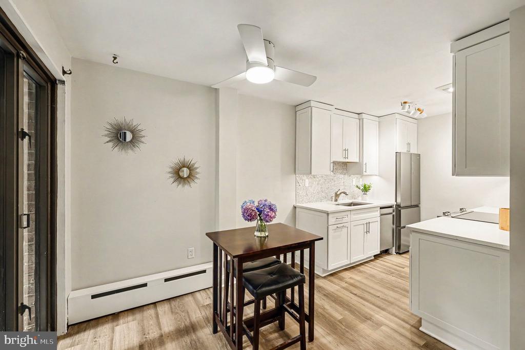 2325 42ND STREET NW Unit: 220