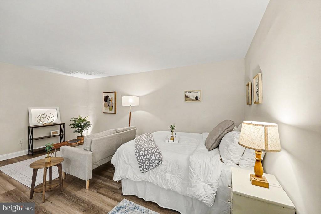 2325 42ND STREET NW Unit: 220