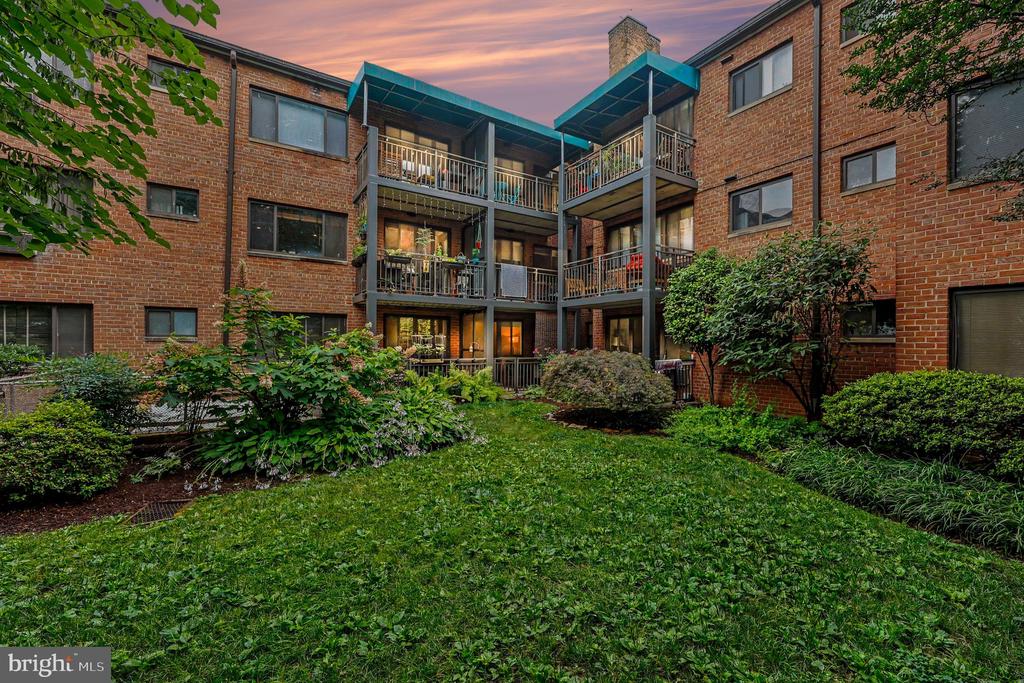 2325 42ND STREET NW Unit: 220