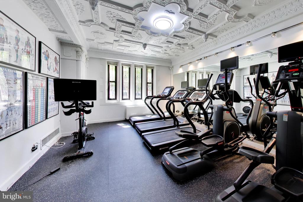 1701 16TH STREET NW Unit: 525