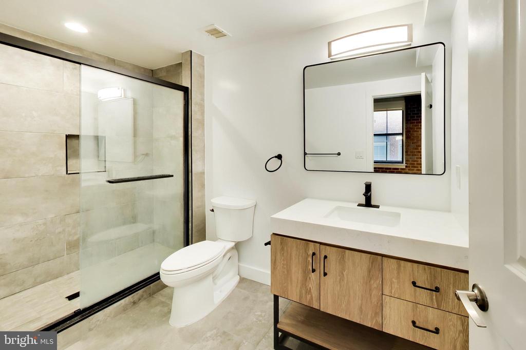 916 G STREET NW Unit: 404