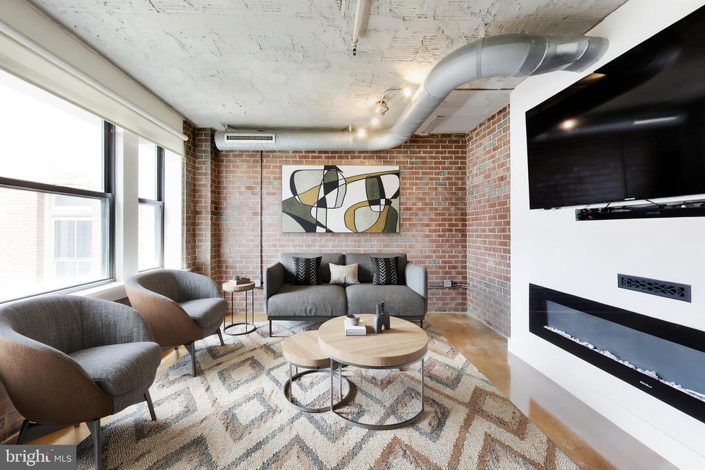 916 G STREET NW Unit: 404