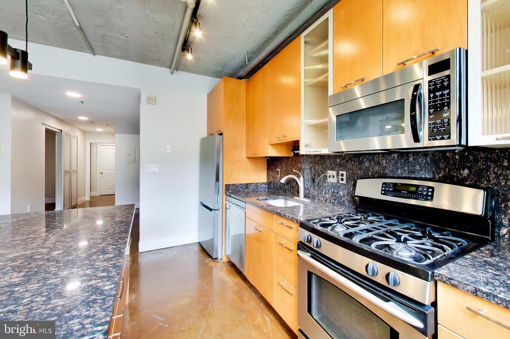 916 G STREET NW Unit: 404