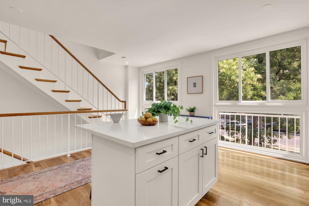 319 I STREET SW Unit: 200