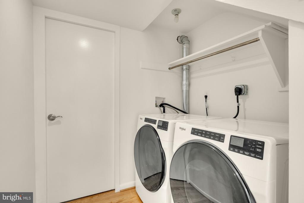319 I STREET SW Unit: 200