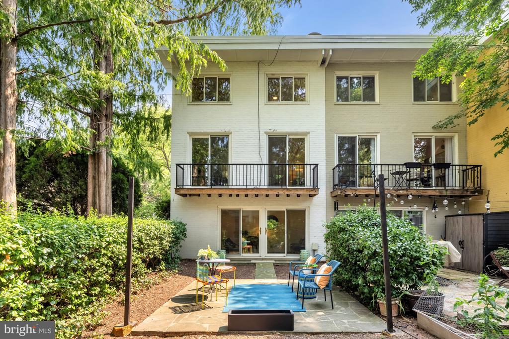 319 I STREET SW Unit: 200