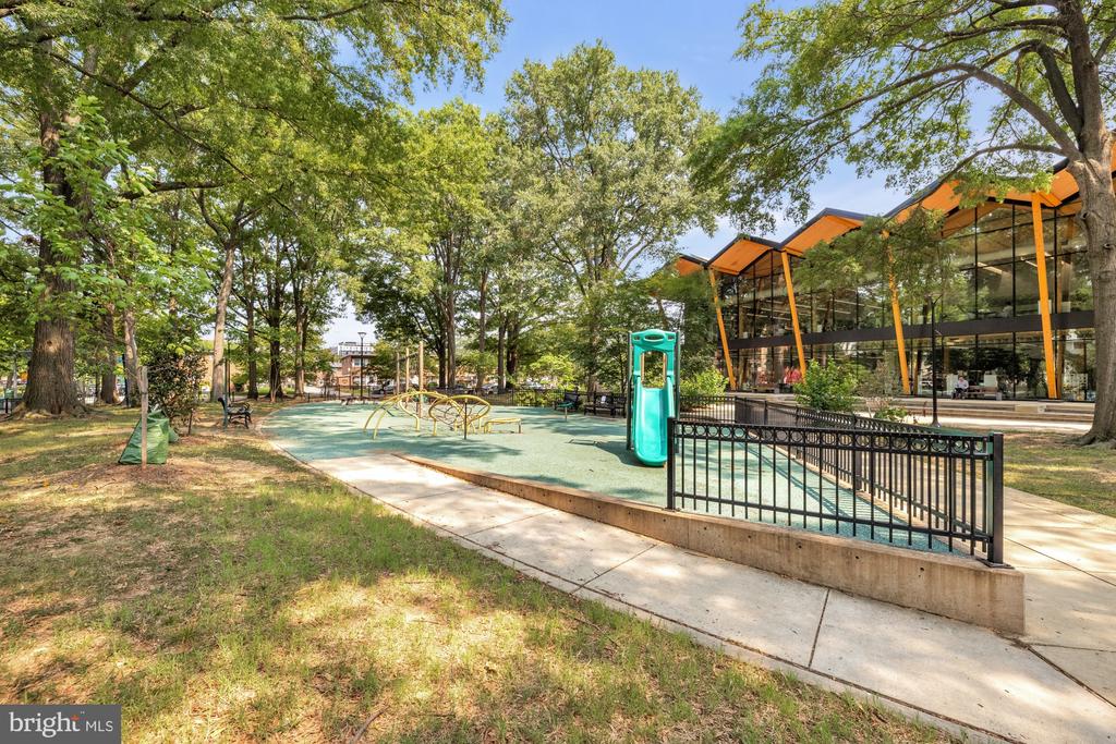 319 I STREET SW Unit: 200