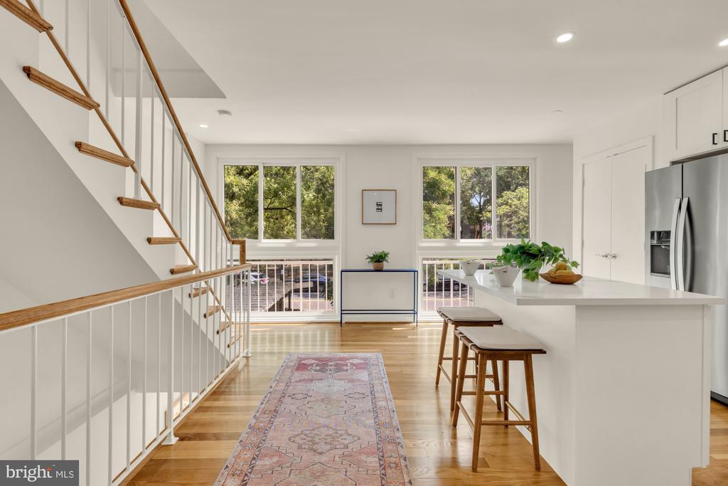 319 I STREET SW Unit: 200