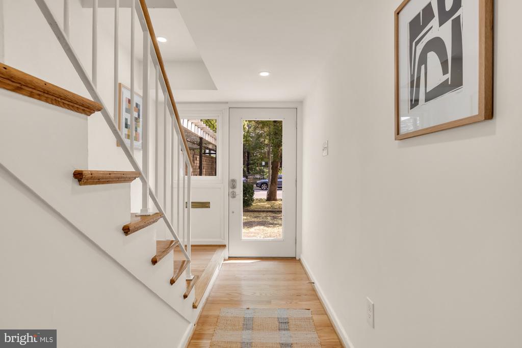 319 I STREET SW Unit: 200