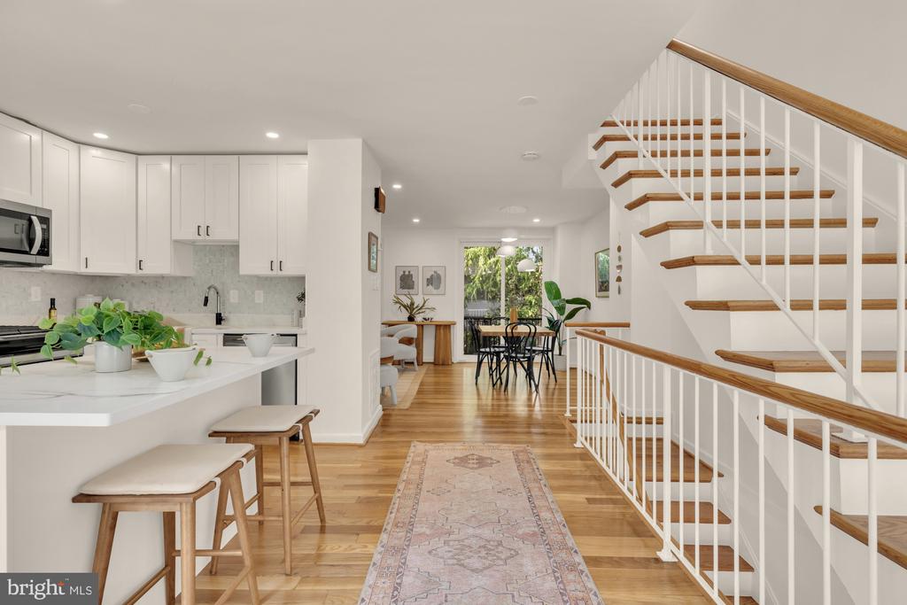 319 I STREET SW Unit: 200
