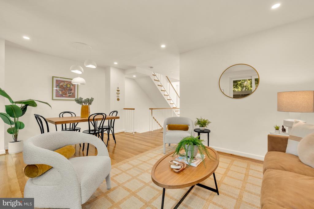 319 I STREET SW Unit: 200