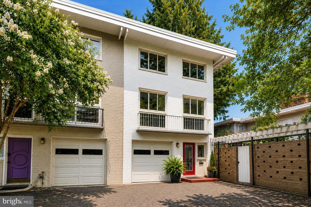 319 I STREET SW Unit: 200