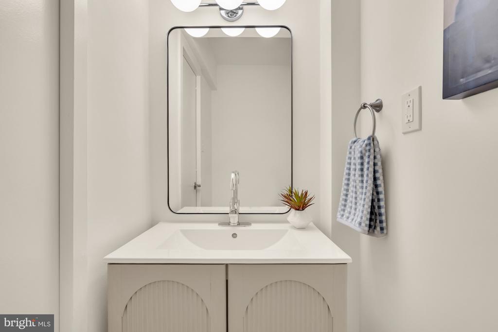 319 I STREET SW Unit: 200