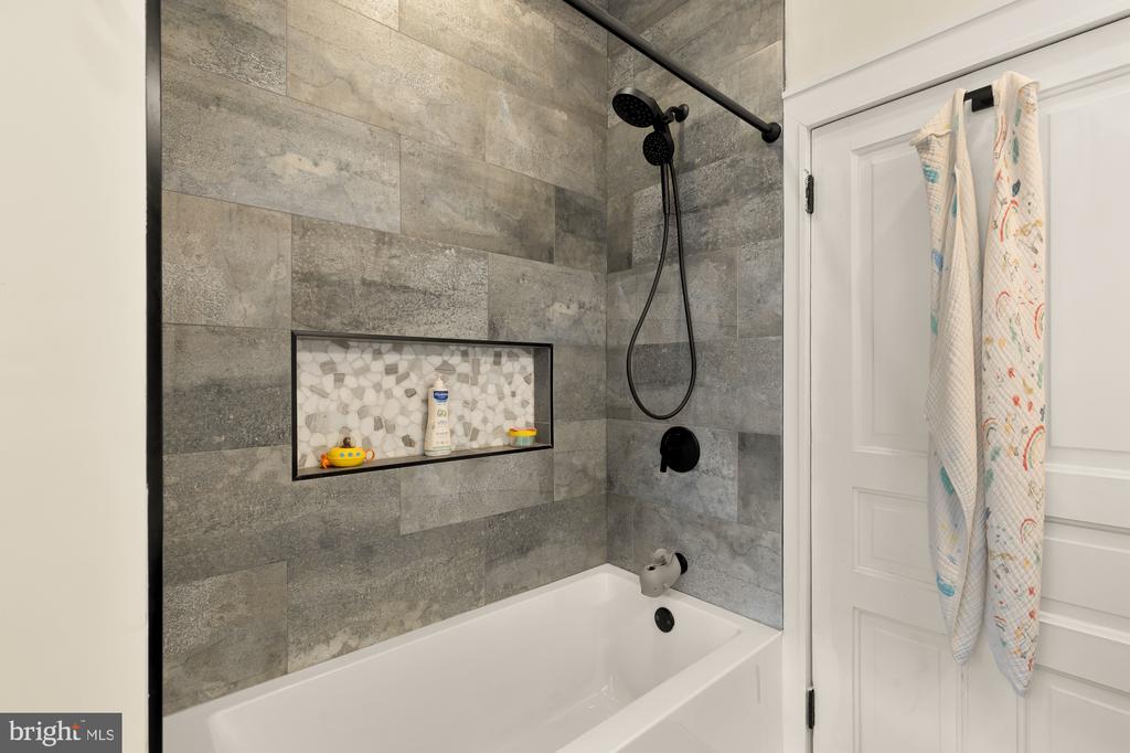 1000-1010 BUTTERNUT STREET NW Unit: PH