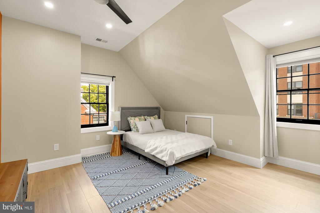 1000-1010 BUTTERNUT STREET NW Unit: PH