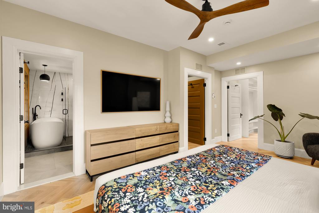 1000-1010 BUTTERNUT STREET NW Unit: PH