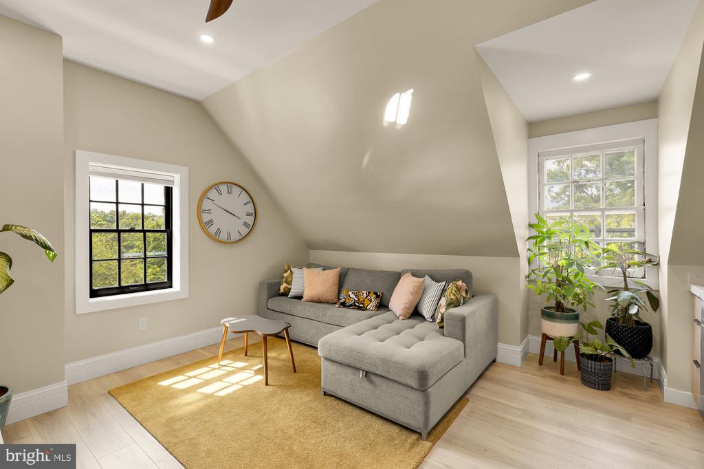 1000-1010 BUTTERNUT STREET NW Unit: PH