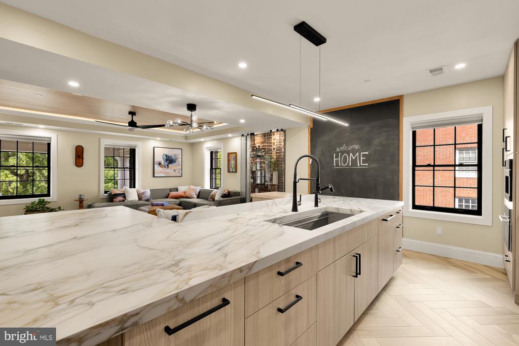 1000-1010 BUTTERNUT STREET NW Unit: PH