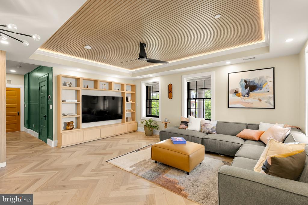 1000-1010 BUTTERNUT STREET NW Unit: PH
