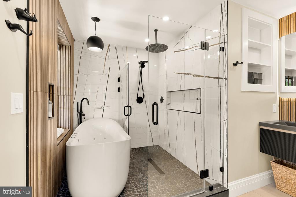 1000-1010 BUTTERNUT STREET NW Unit: PH