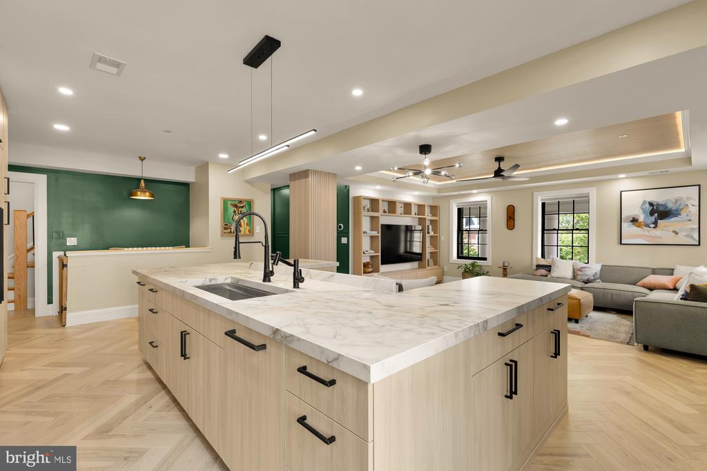 1000-1010 BUTTERNUT STREET NW Unit: PH