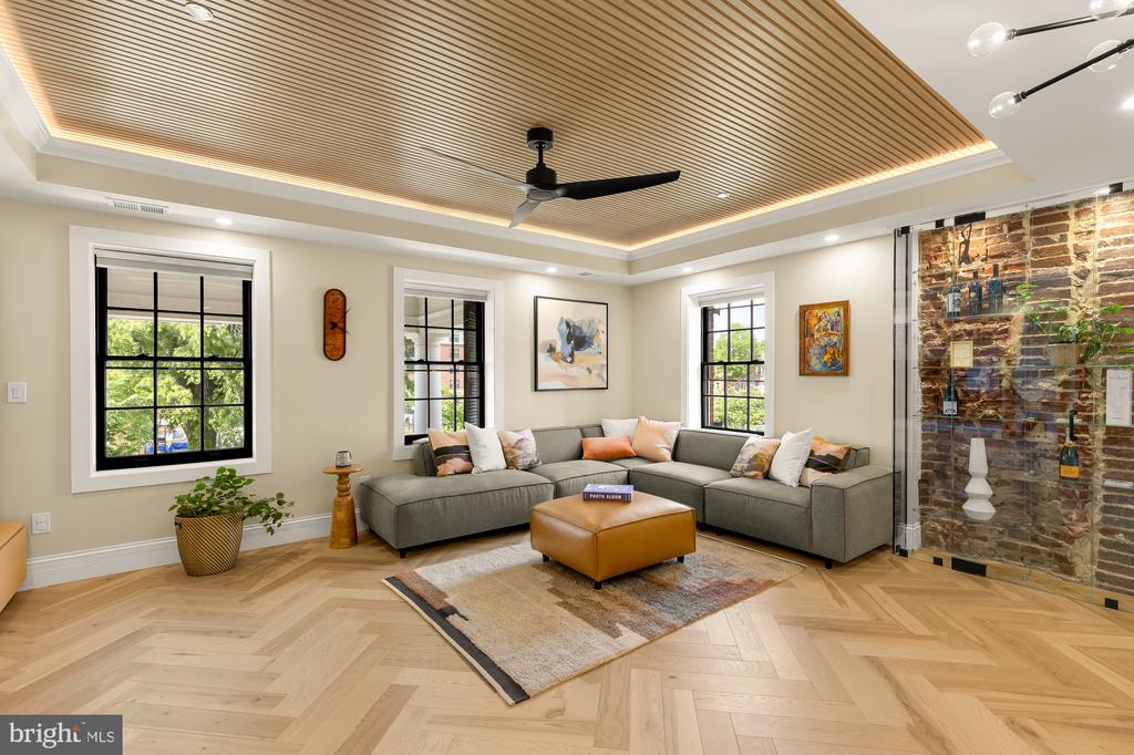 1000-1010 BUTTERNUT STREET NW Unit: PH