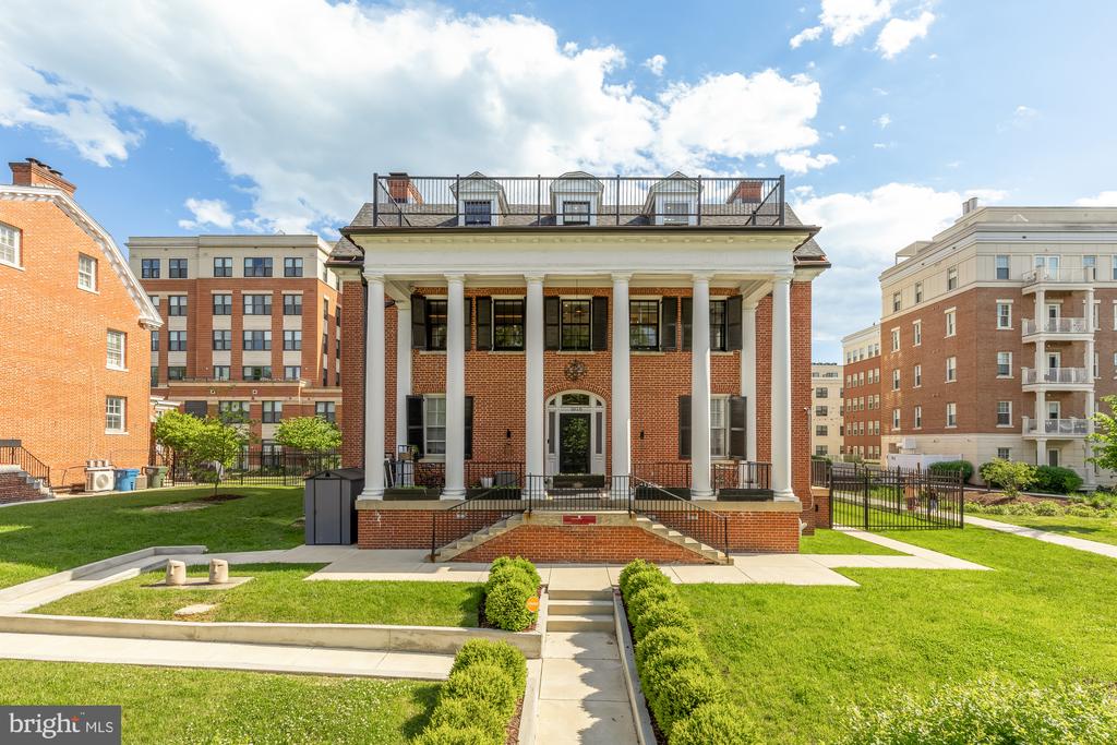 1000-1010 BUTTERNUT STREET NW Unit: PH