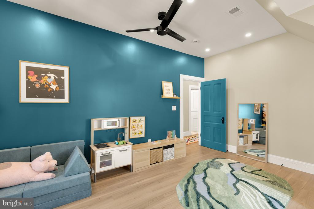 1000-1010 BUTTERNUT STREET NW Unit: PH