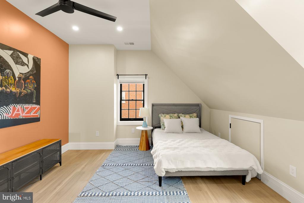 1000-1010 BUTTERNUT STREET NW Unit: PH