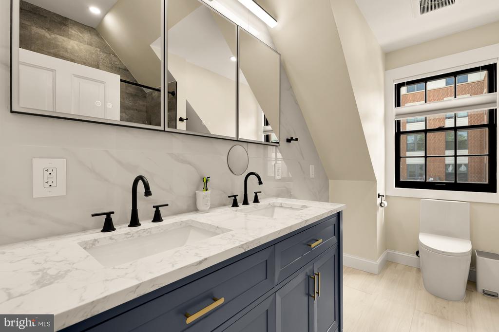 1000-1010 BUTTERNUT STREET NW Unit: PH