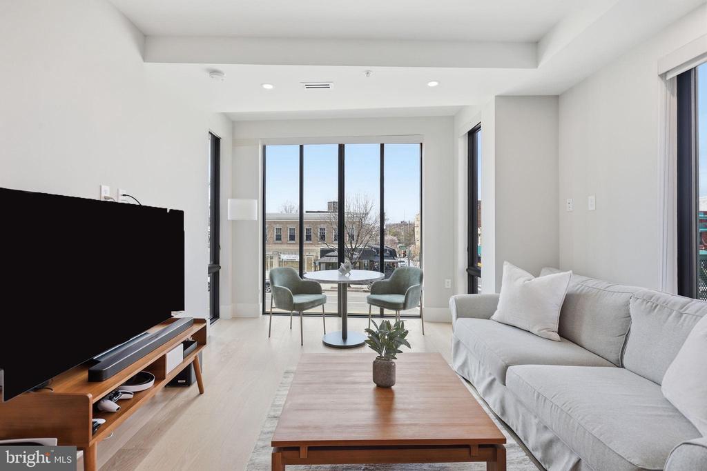 3219 WISCONSIN AVENUE NW Unit: 201