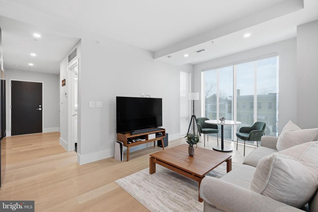 3219 WISCONSIN AVENUE NW Unit: 201
