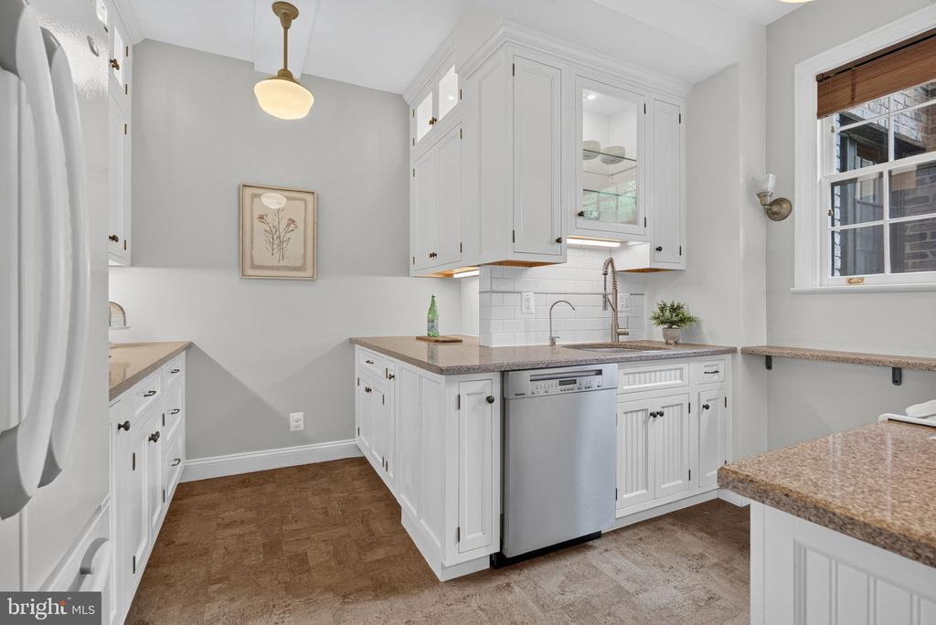 3041 SEDGWICK STREET NW Unit: 201-D