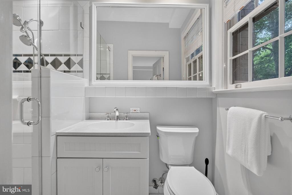 3041 SEDGWICK STREET NW Unit: 201-D