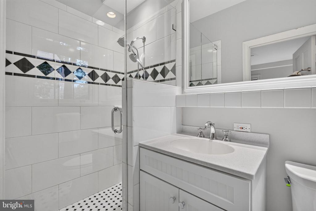 3041 SEDGWICK STREET NW Unit: 201-D