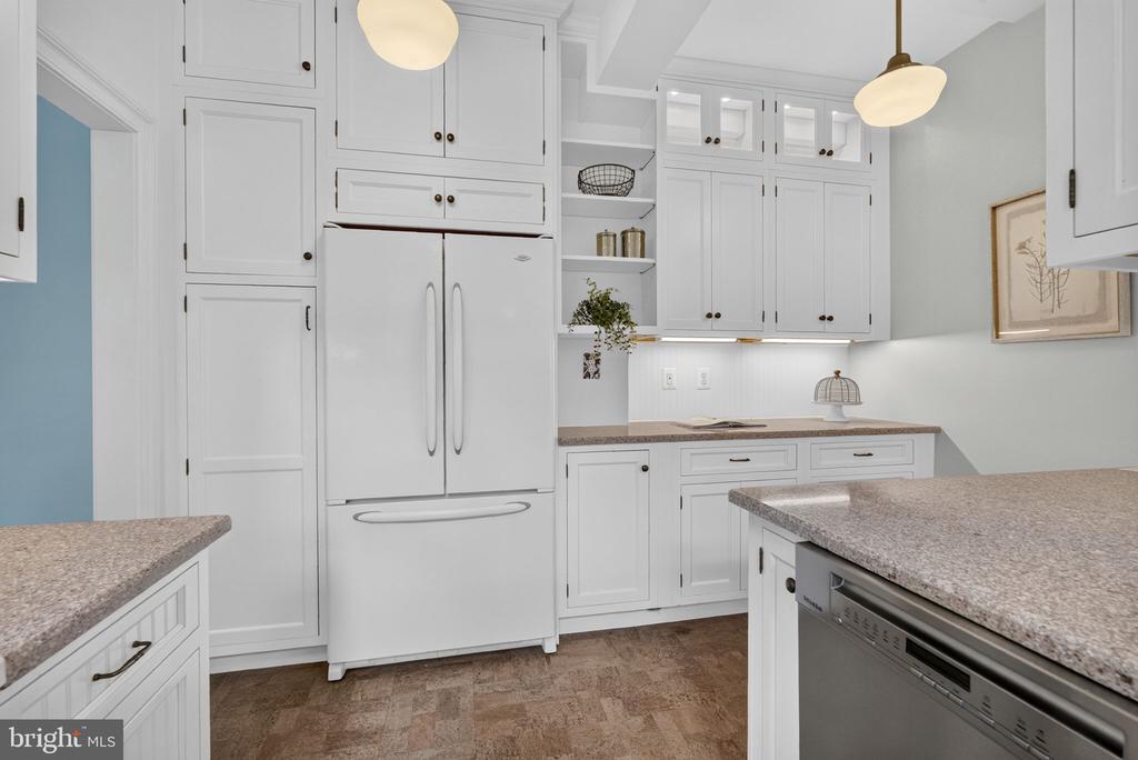 3041 SEDGWICK STREET NW Unit: 201-D