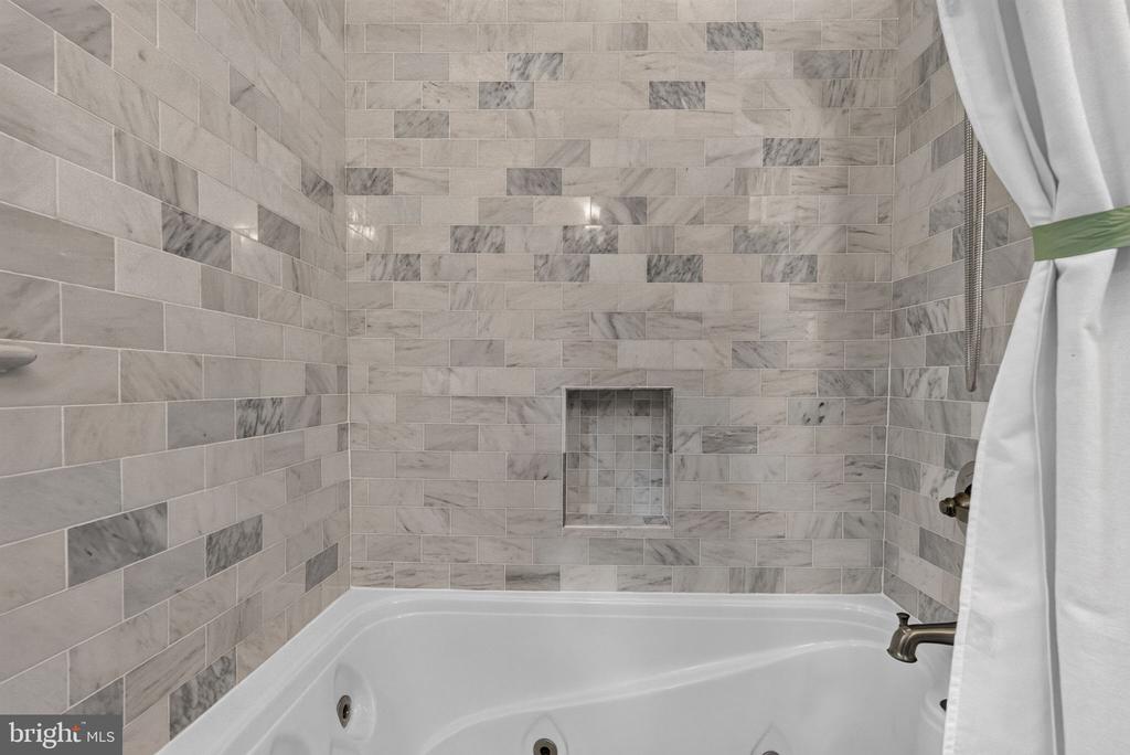 3041 SEDGWICK STREET NW Unit: 201-D