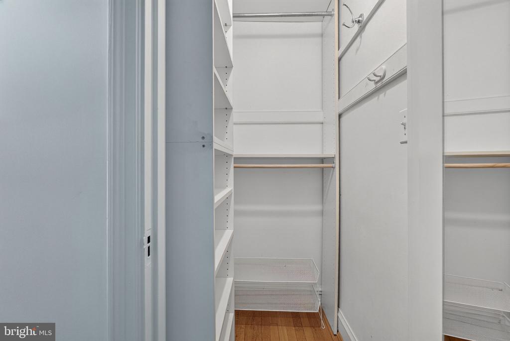 3041 SEDGWICK STREET NW Unit: 201-D