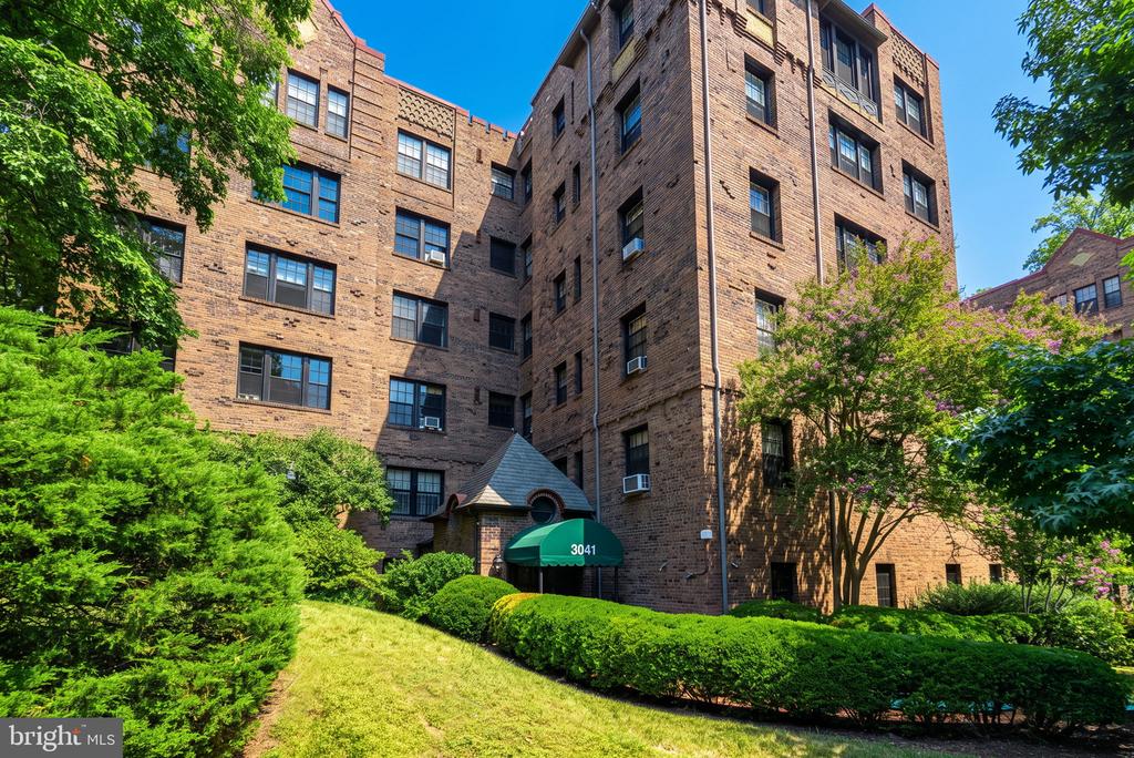 3041 SEDGWICK STREET NW Unit: 201-D